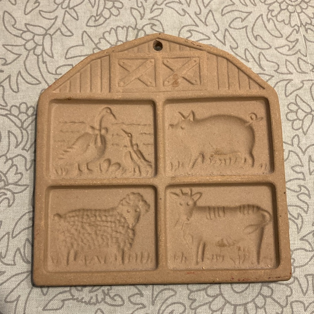PAMPERED CHEF stoneware barnyard cookie mold 1994